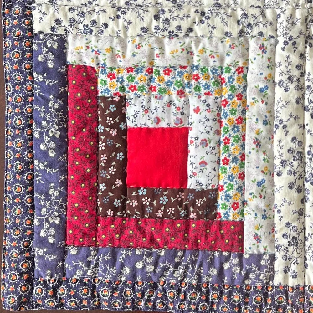 Hand-Stitched Patchwork Hand Quilted LOG CABIN Block Wall Hanging Table Topper